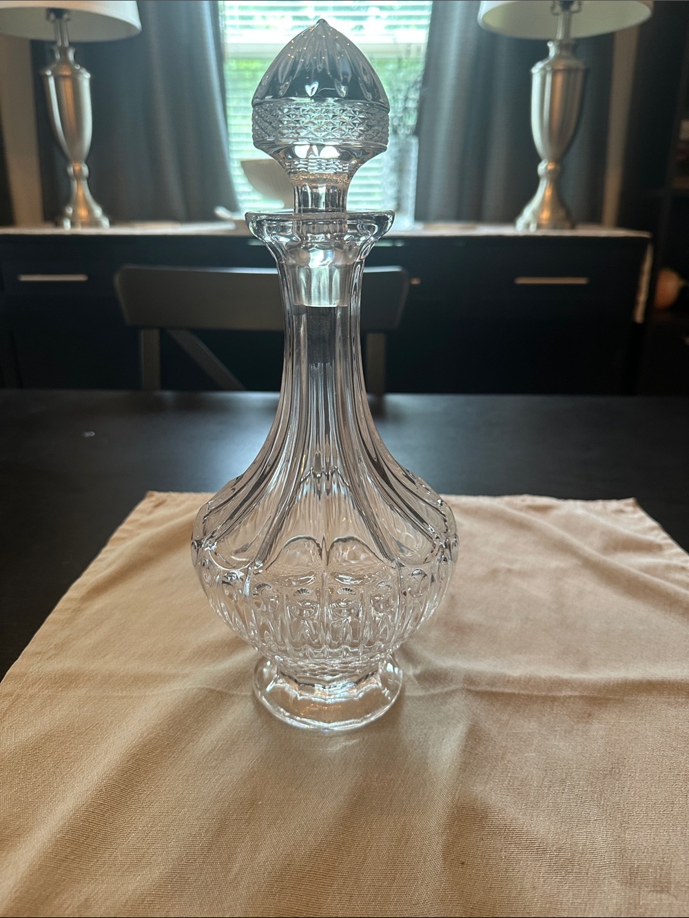 Clear Crystal Glass Decanter with Stopper - Elegant Home Accent
